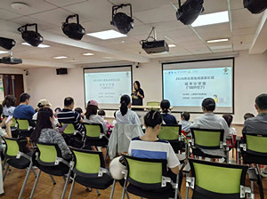 长耳兔绘本小学堂《飞船升空了》